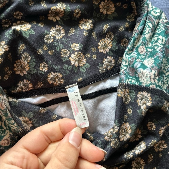 FREE PEOPLE MOVEMENT High-Rise 7/8 You're A Peach Leggings - Picture 3 of 7